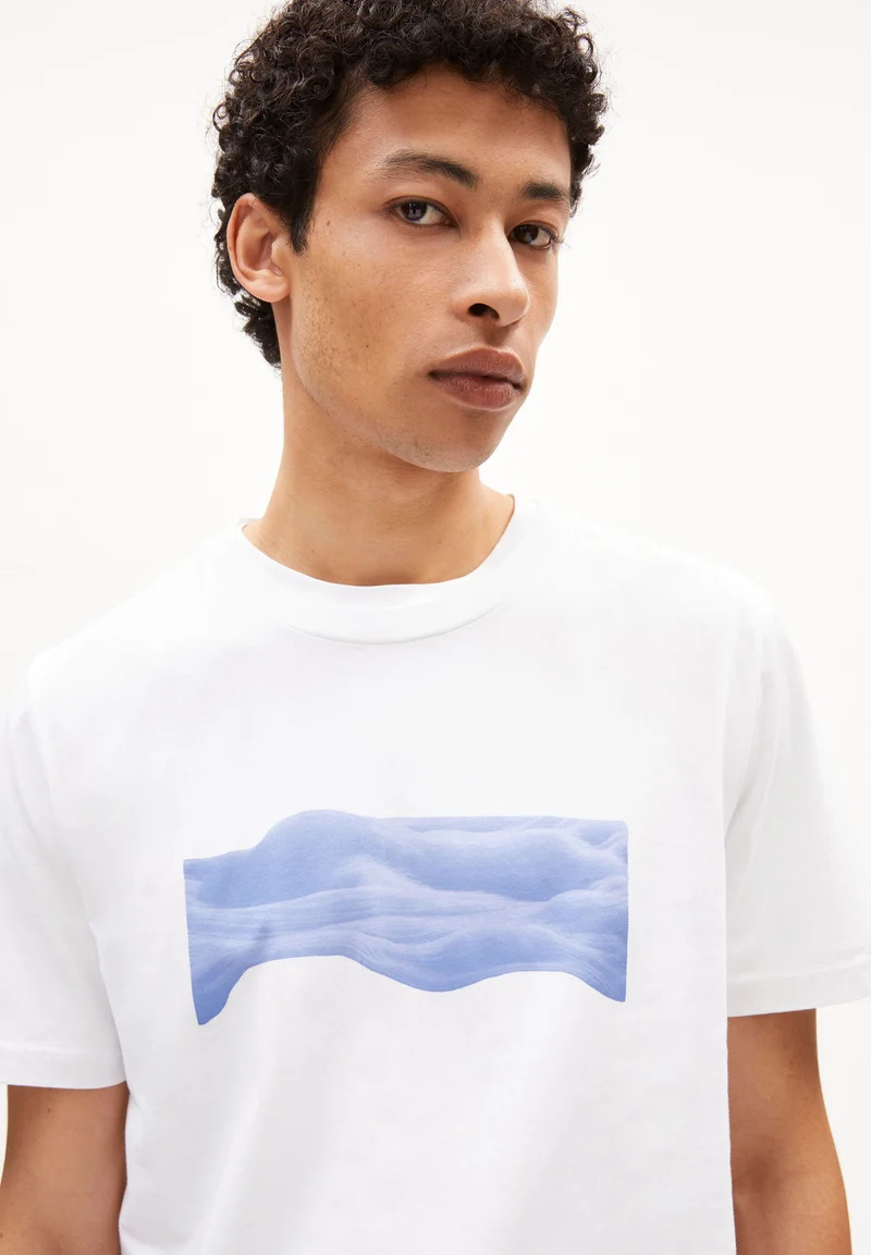 JAAMES WAVY CLOUDS | white