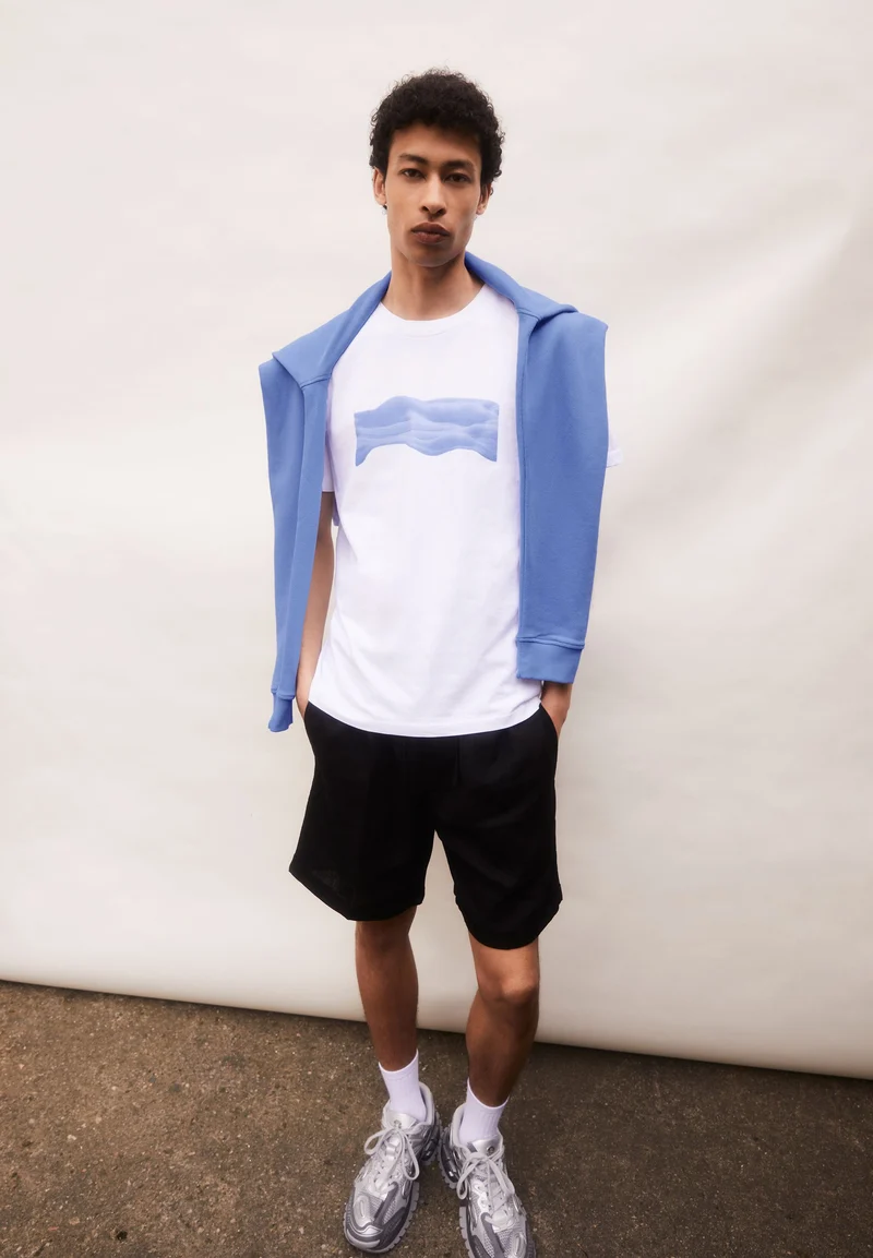 JAAMES WAVY CLOUDS | white