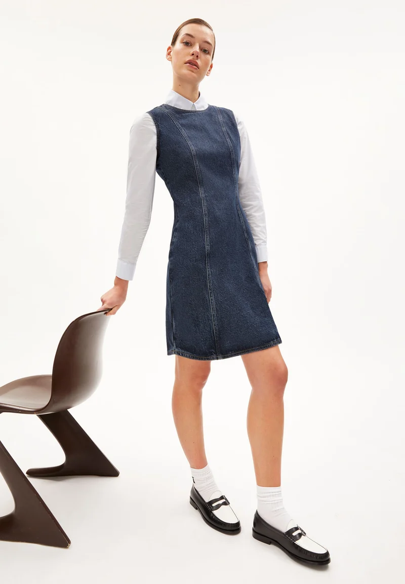 ENUYAA | blue willow