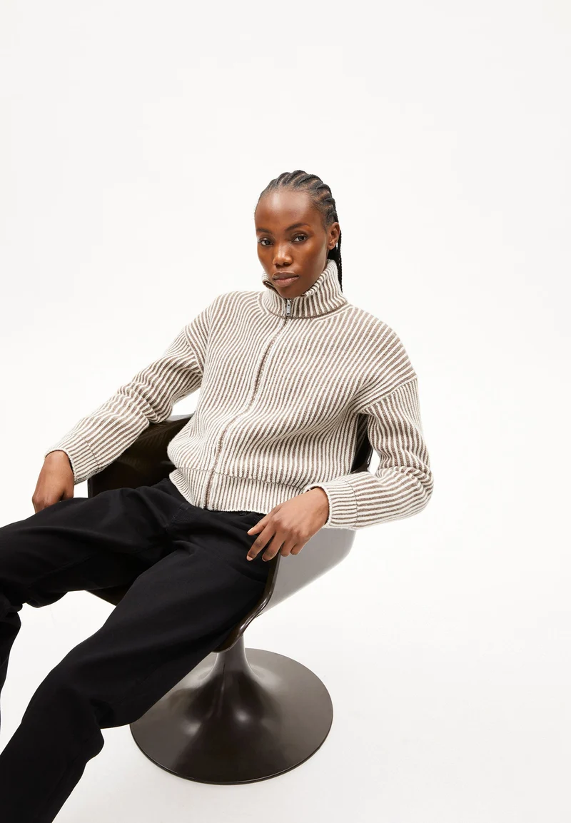 MEDEAA VANISE | cinnamon dust-oatmilk