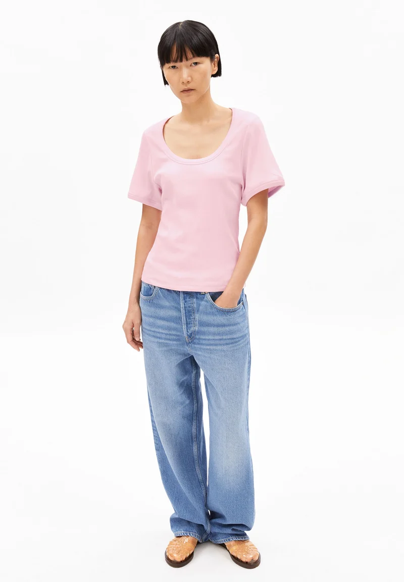 VIOLAHAA | peony