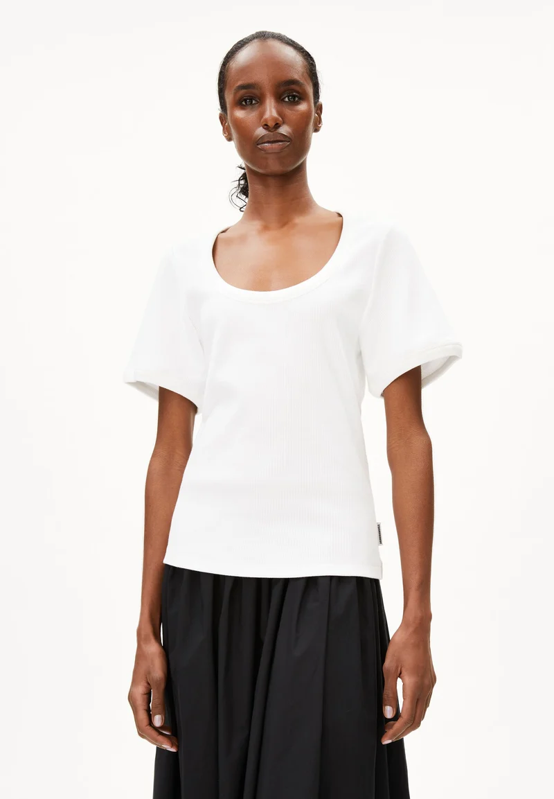 VIOLAHAA | white