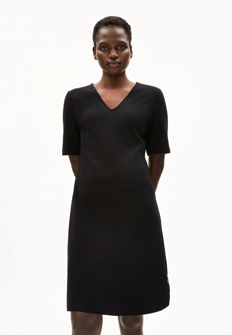 LESJAA | black