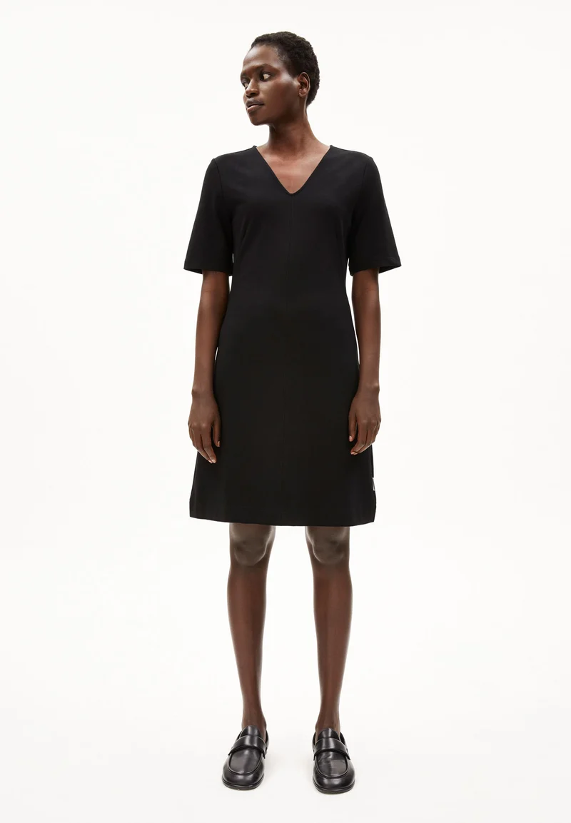 LESJAA | black