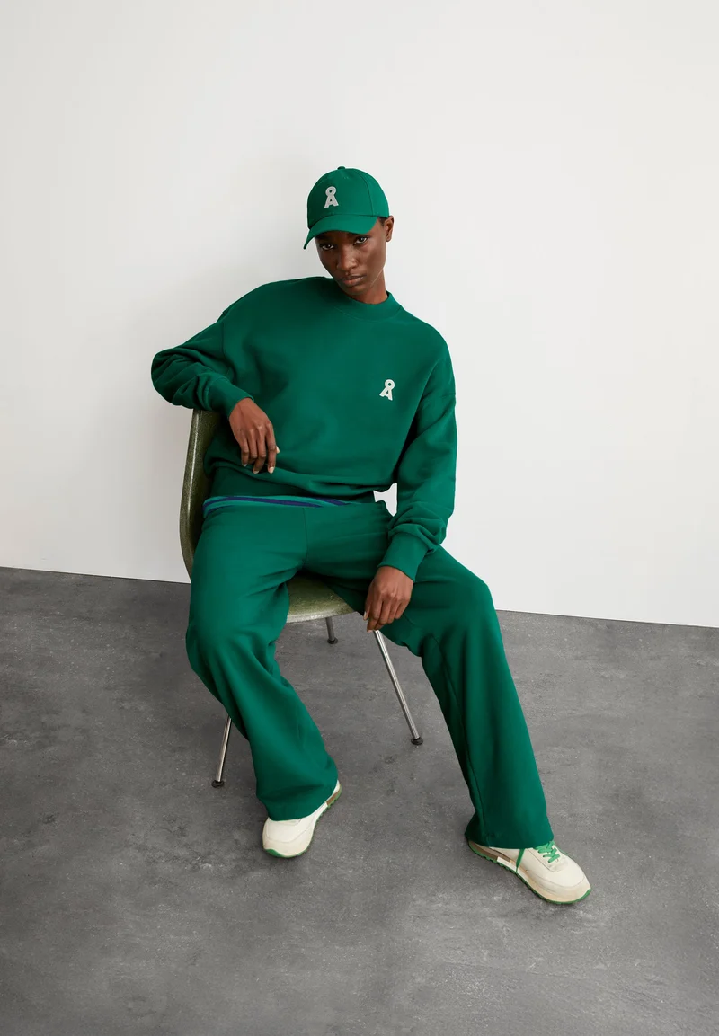 ICONIC Å ALIZAA SWEATSHIRT | emerald green