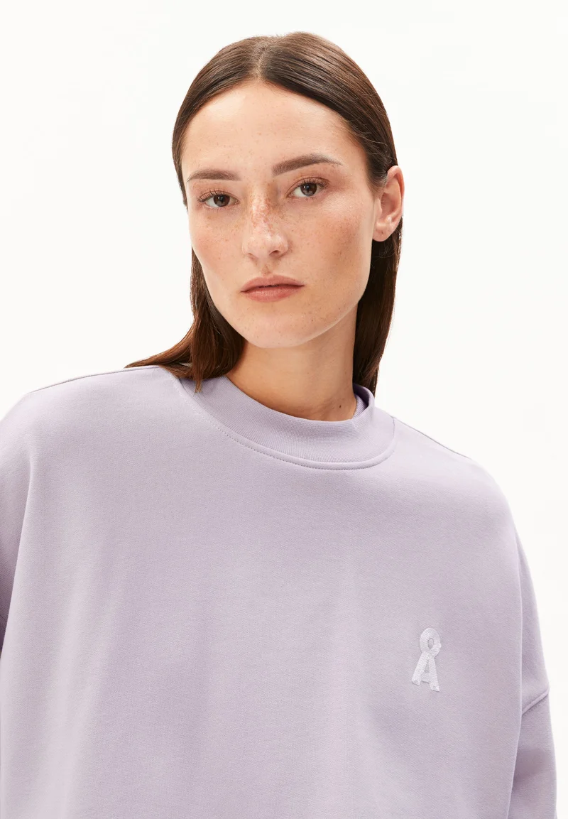 ICONIC Å ALIZAA SWEATSHIRT | ice grape