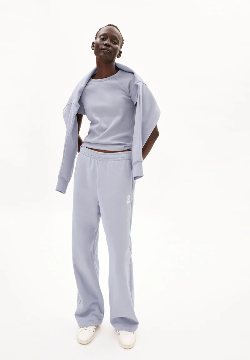 ICONIC Å IVAARA SWEATHOSE | misty morning