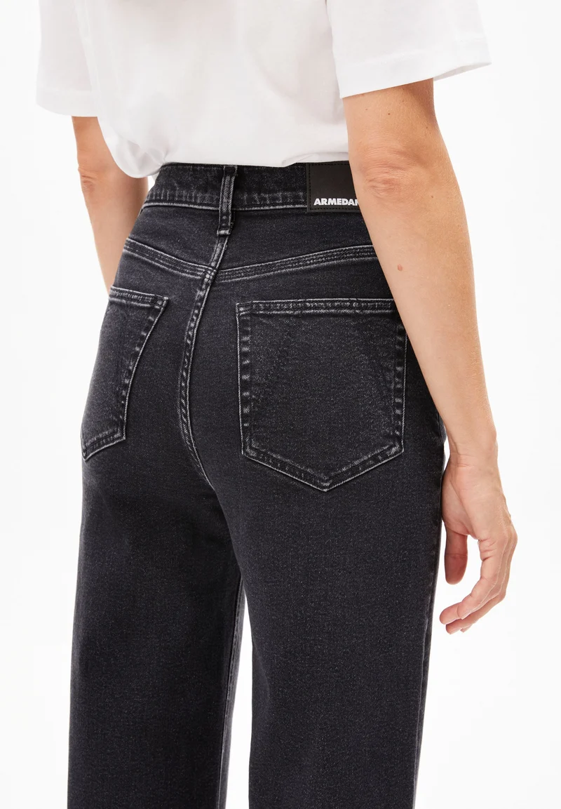 MURLIAA CROPPED WIDE JEANS | ebony black