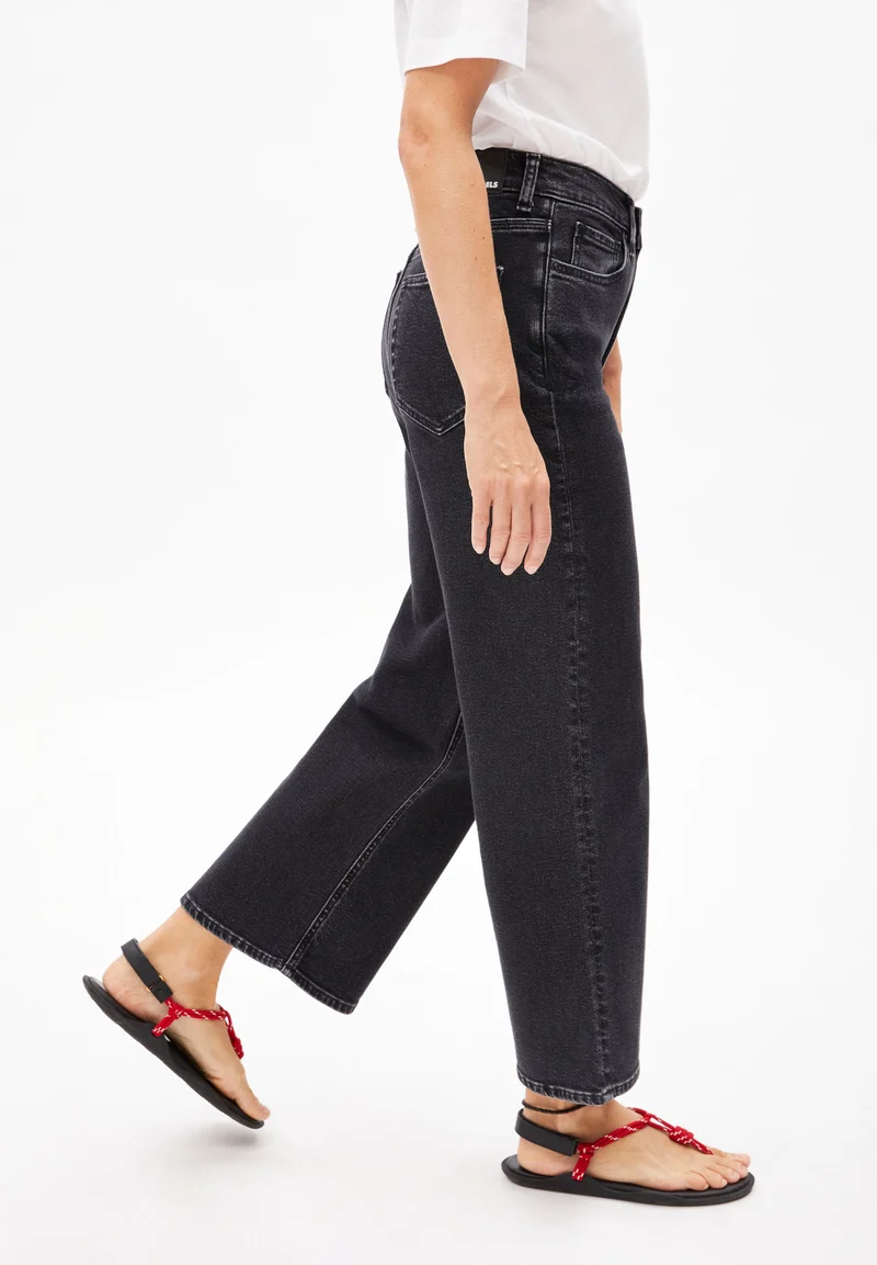 MURLIAA CROPPED WIDE JEANS | ebony black