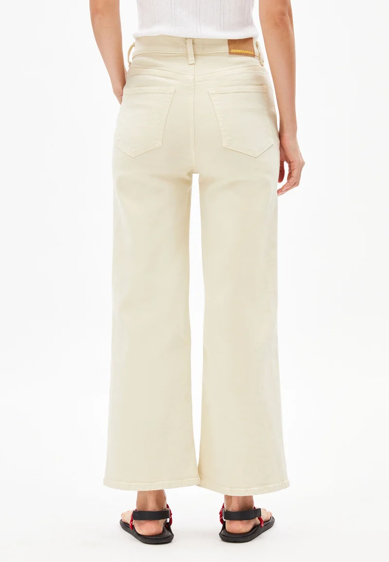 MURLIAA CROPPED | summer hay