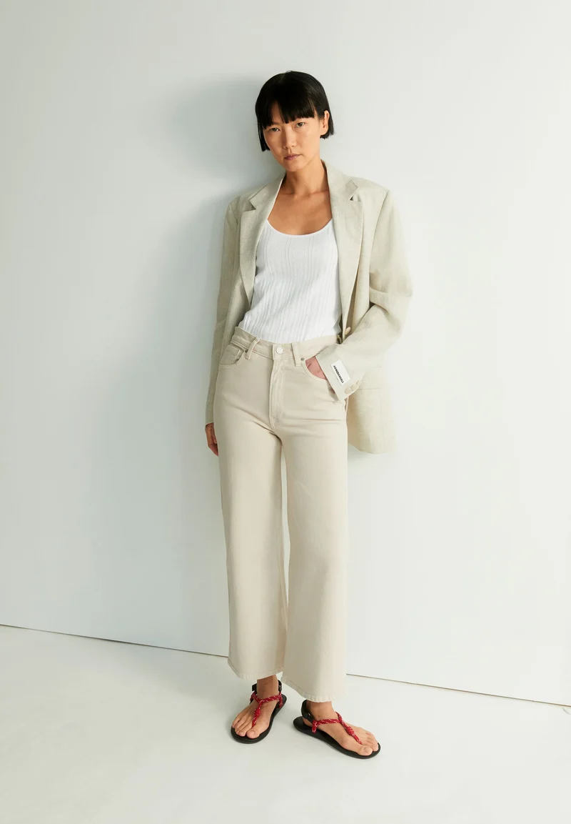 MURLIAA CROPPED | summer hay
