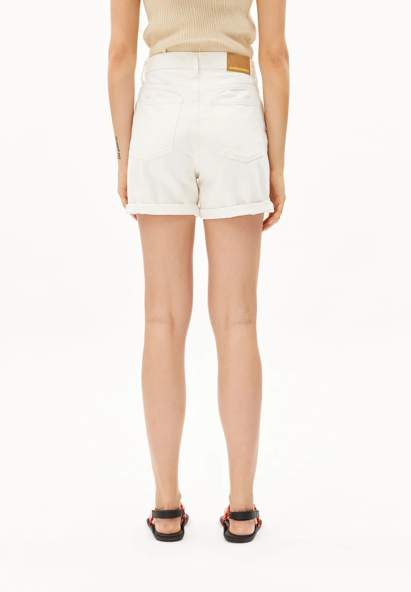 SHEAARI | white