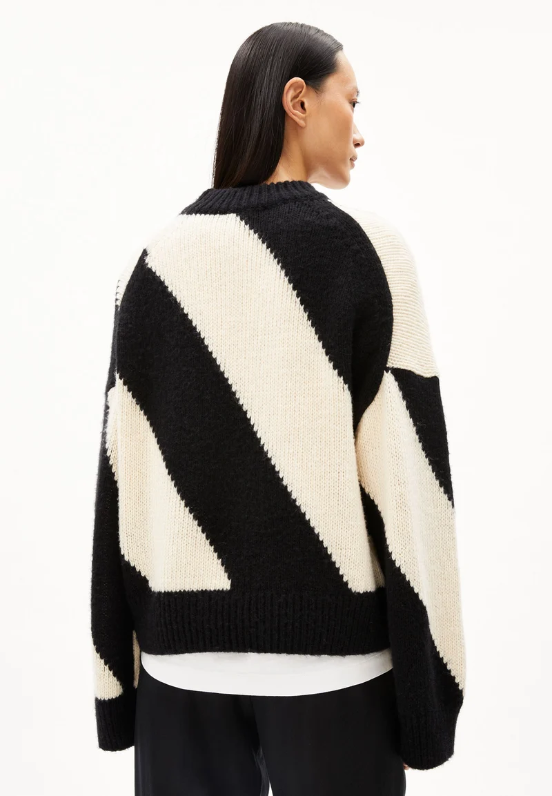 SADNAA STRIPES | oatmilk-black