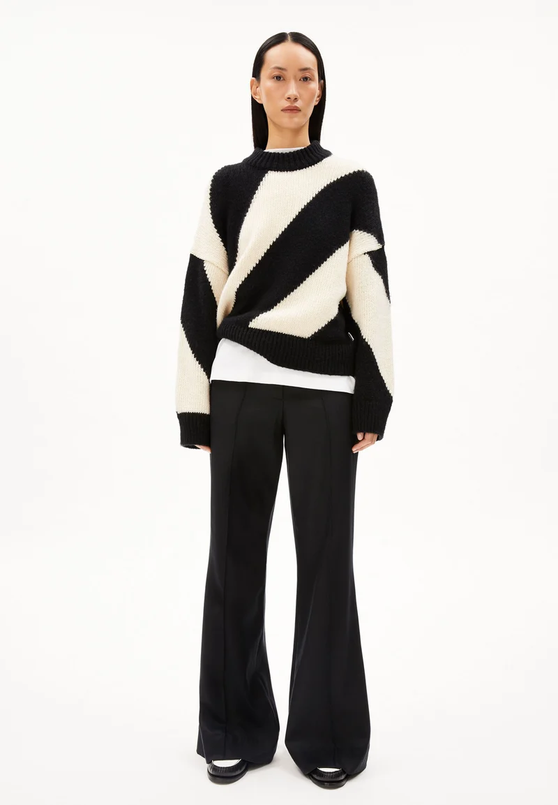 SADNAA STRIPES | oatmilk-black