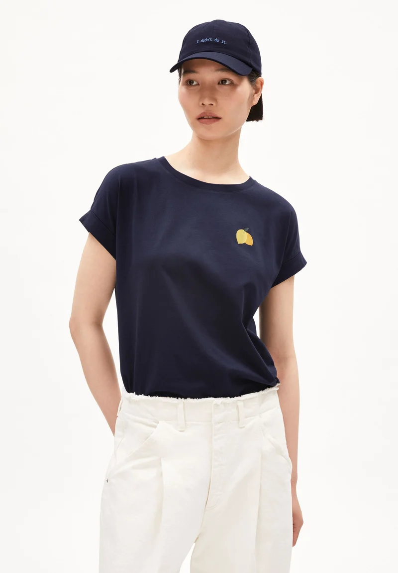 IDAARA FRUITS | night sky