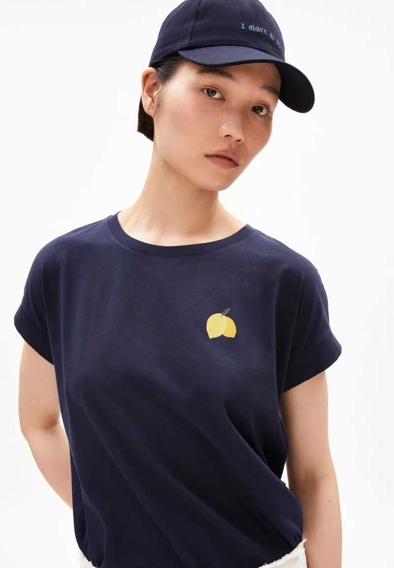 IDAARA FRUITS | night sky