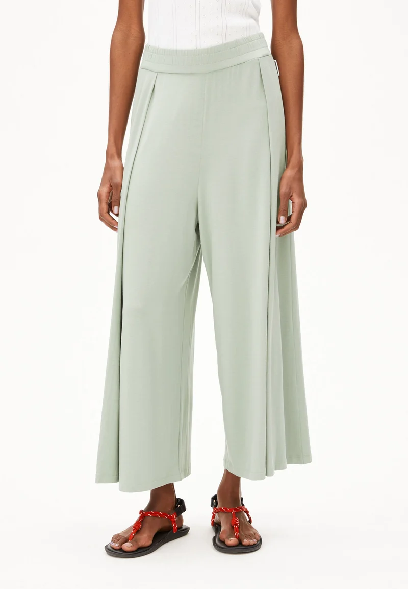 KAARO LINI | seagreen