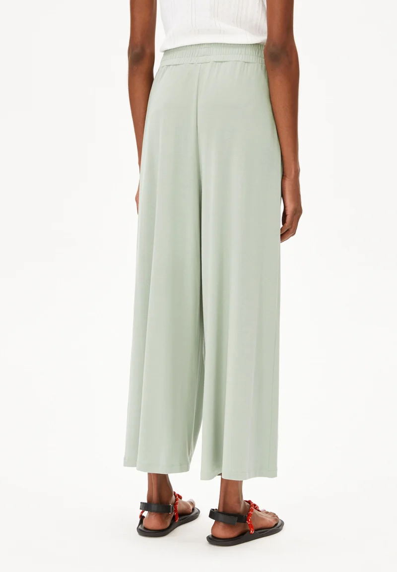 KAARO LINI | seagreen