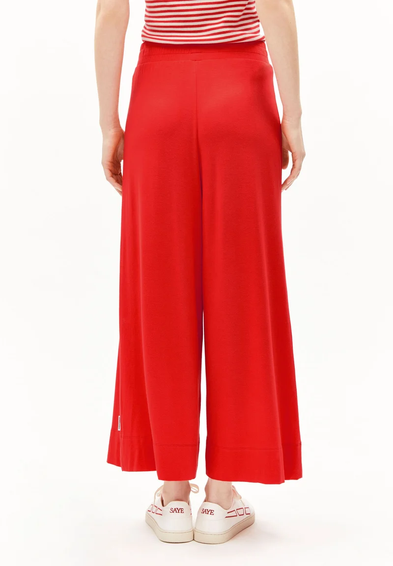 KAARO LINI | poppy red