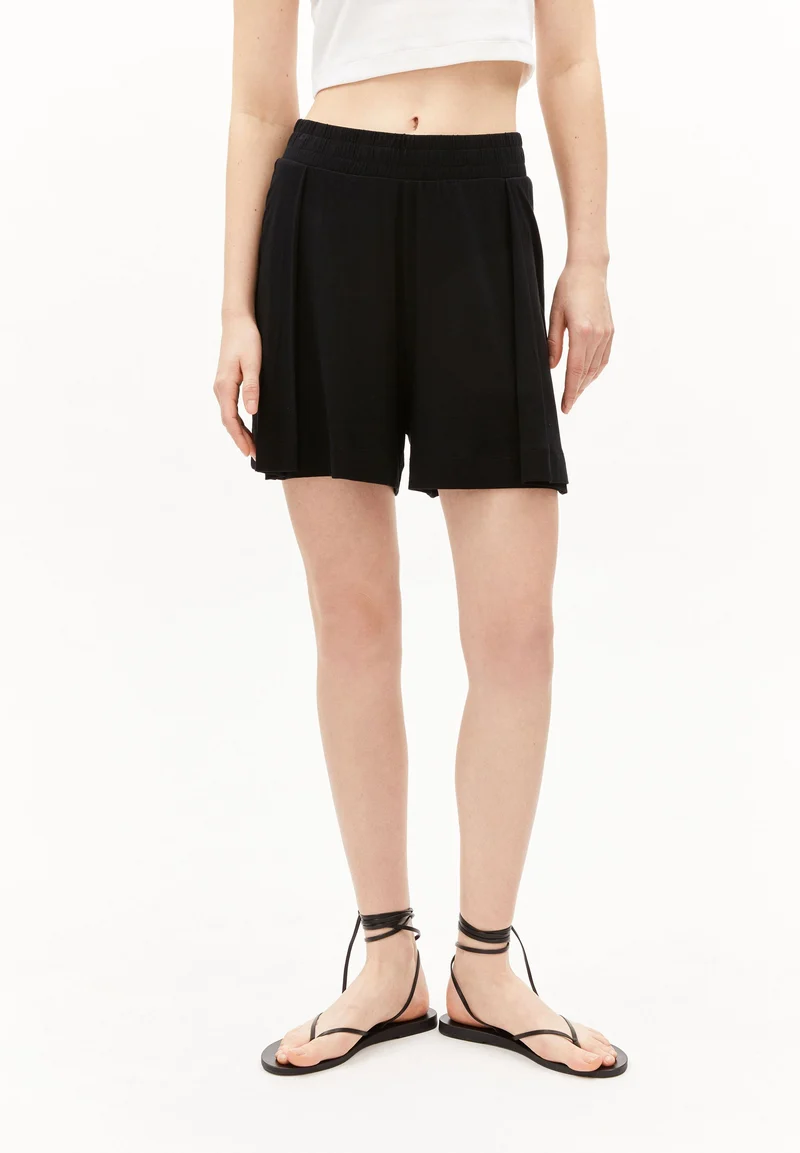 AAREZU | black