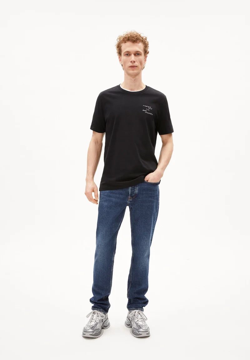 JAAMES INTENTIONS | black