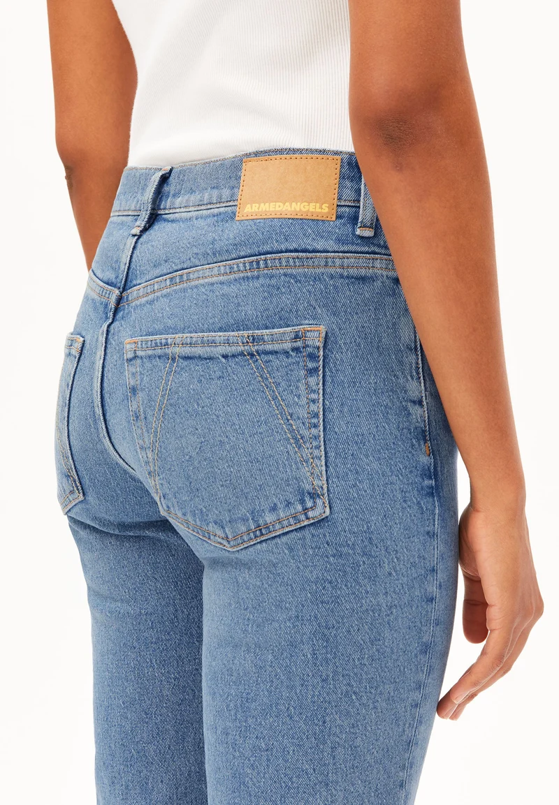 CARENAA MID WAIST STRAIGHT JEANS | capri