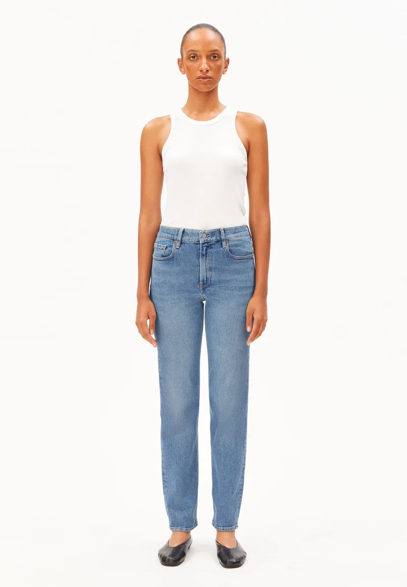 CARENAA MID WAIST STRAIGHT JEANS | capri