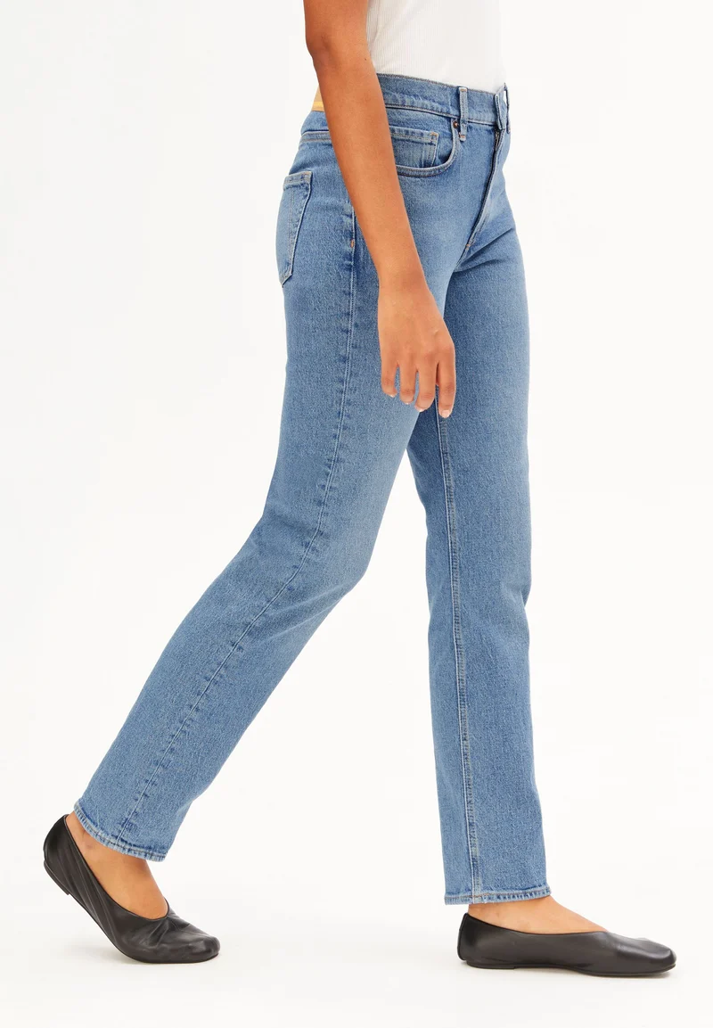 CARENAA MID WAIST STRAIGHT JEANS | capri