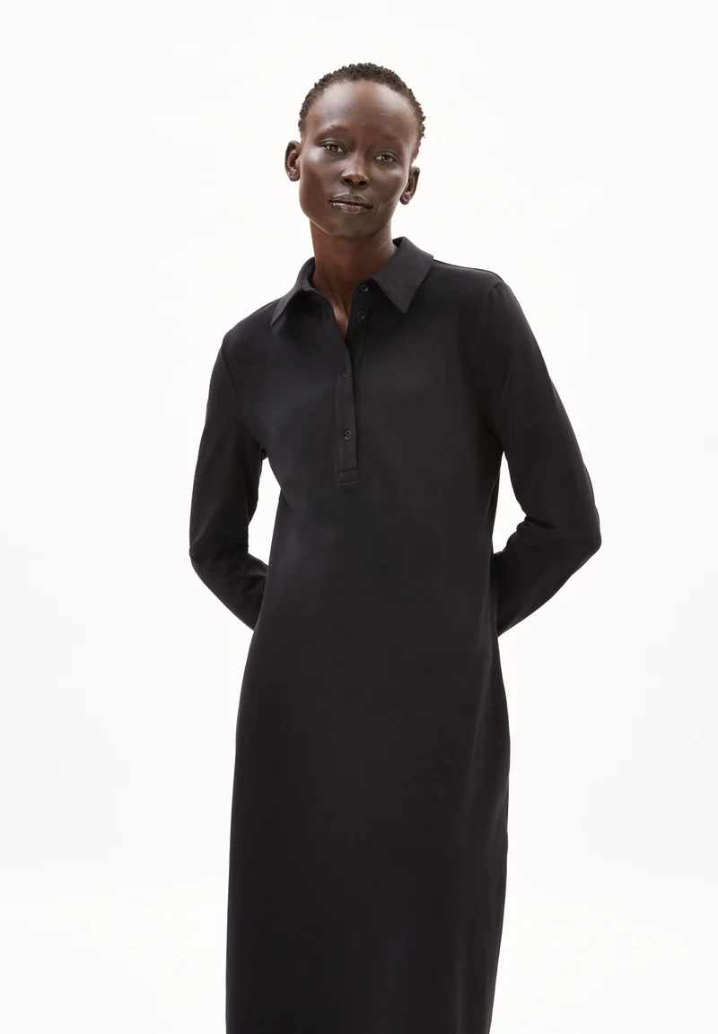 ANINIAA | black
