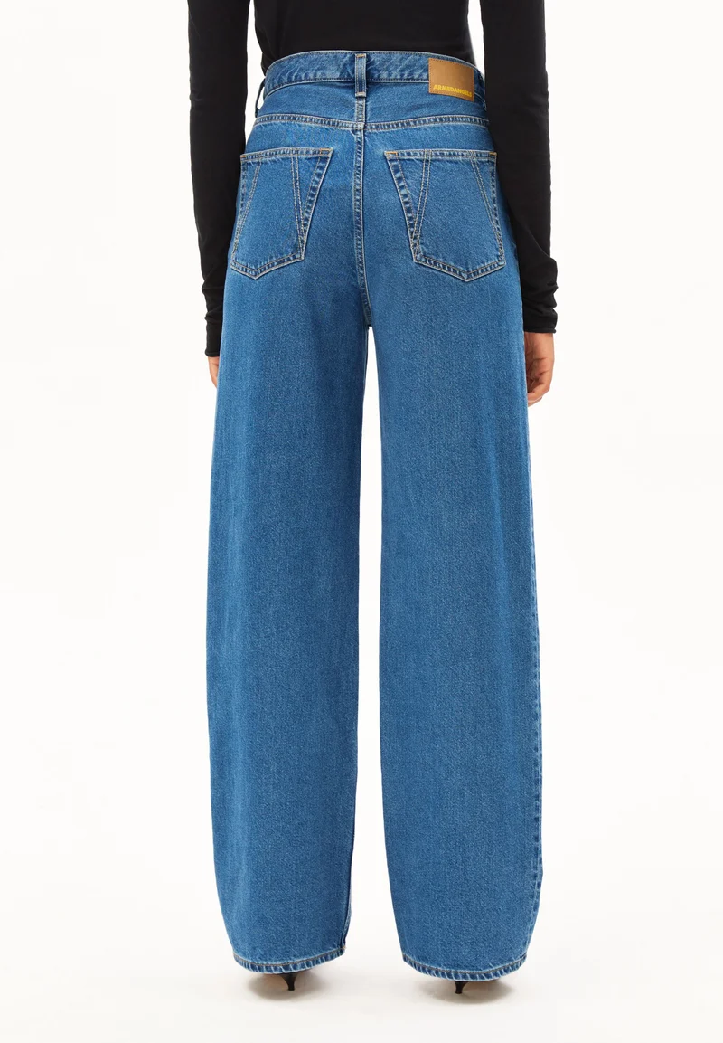 ENIJAA HIGH WAIST WIDE JEANS | daydream