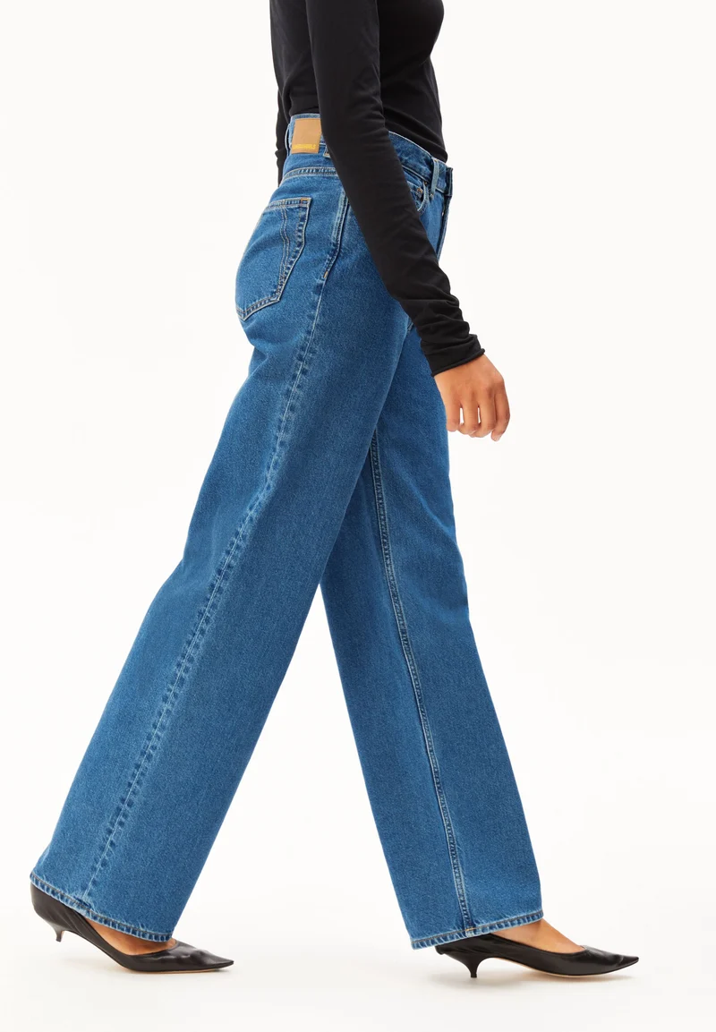 ENIJAA HIGH WAIST WIDE JEANS | daydream