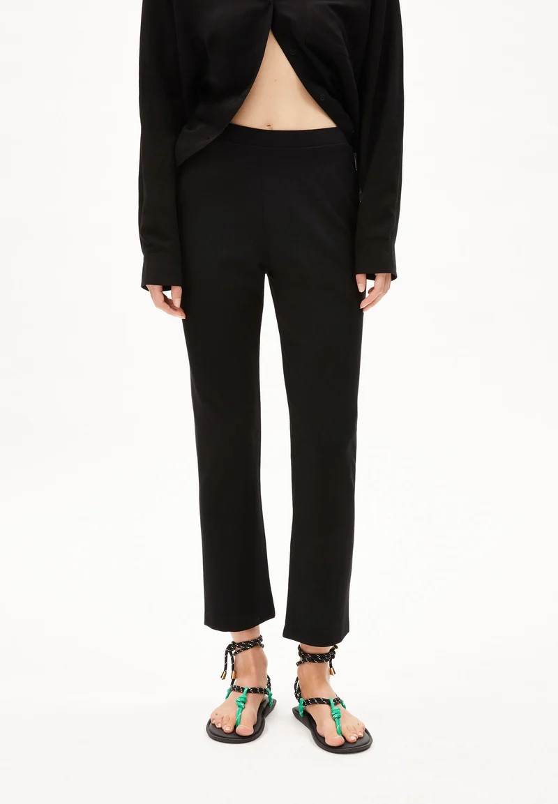 SALITAA | black