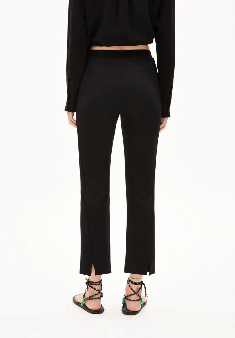 SALITAA | black