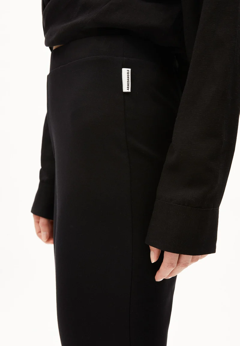 SALITAA | black