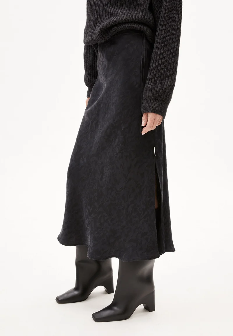 GRAATIA JACQ | black