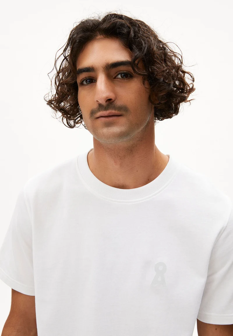 MAARKOS ICONIC Å | white