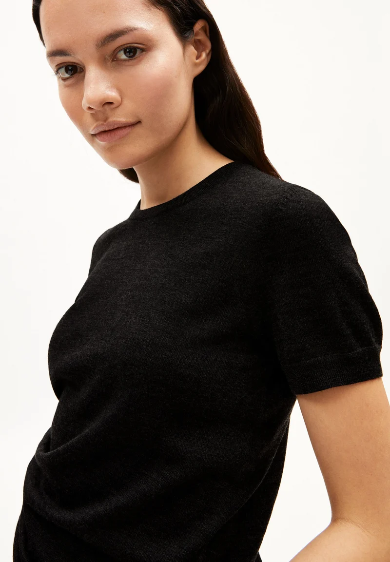 GUILIAA MERINO STRICK T-SHIRT | black