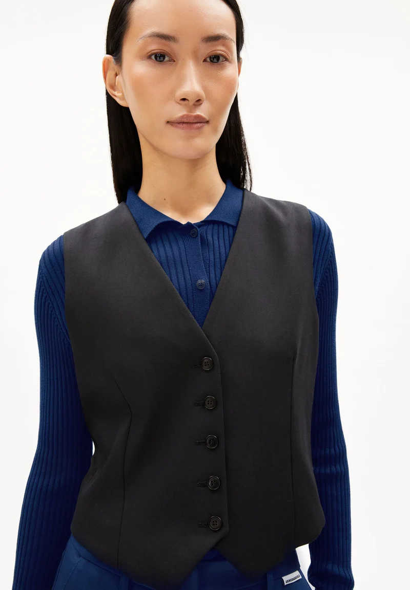 SINERIAA VEST | black