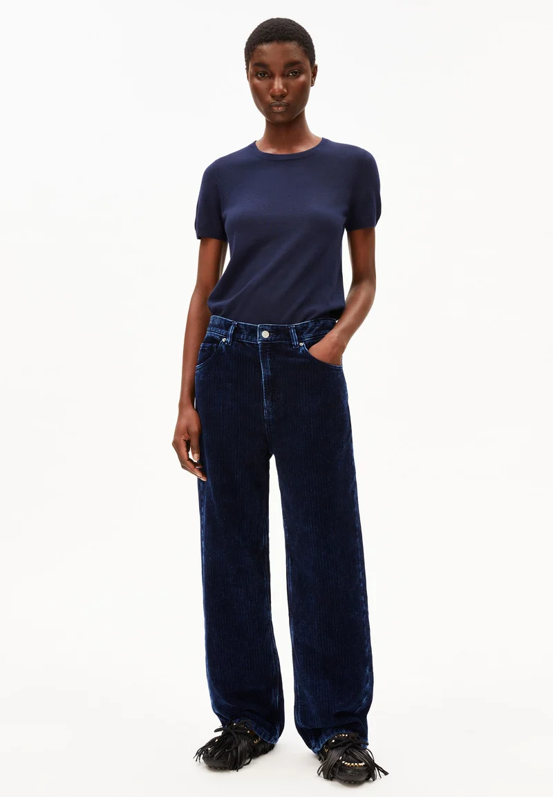 GUILIAA MERINO STRICK T-SHIRT | tinted navy
