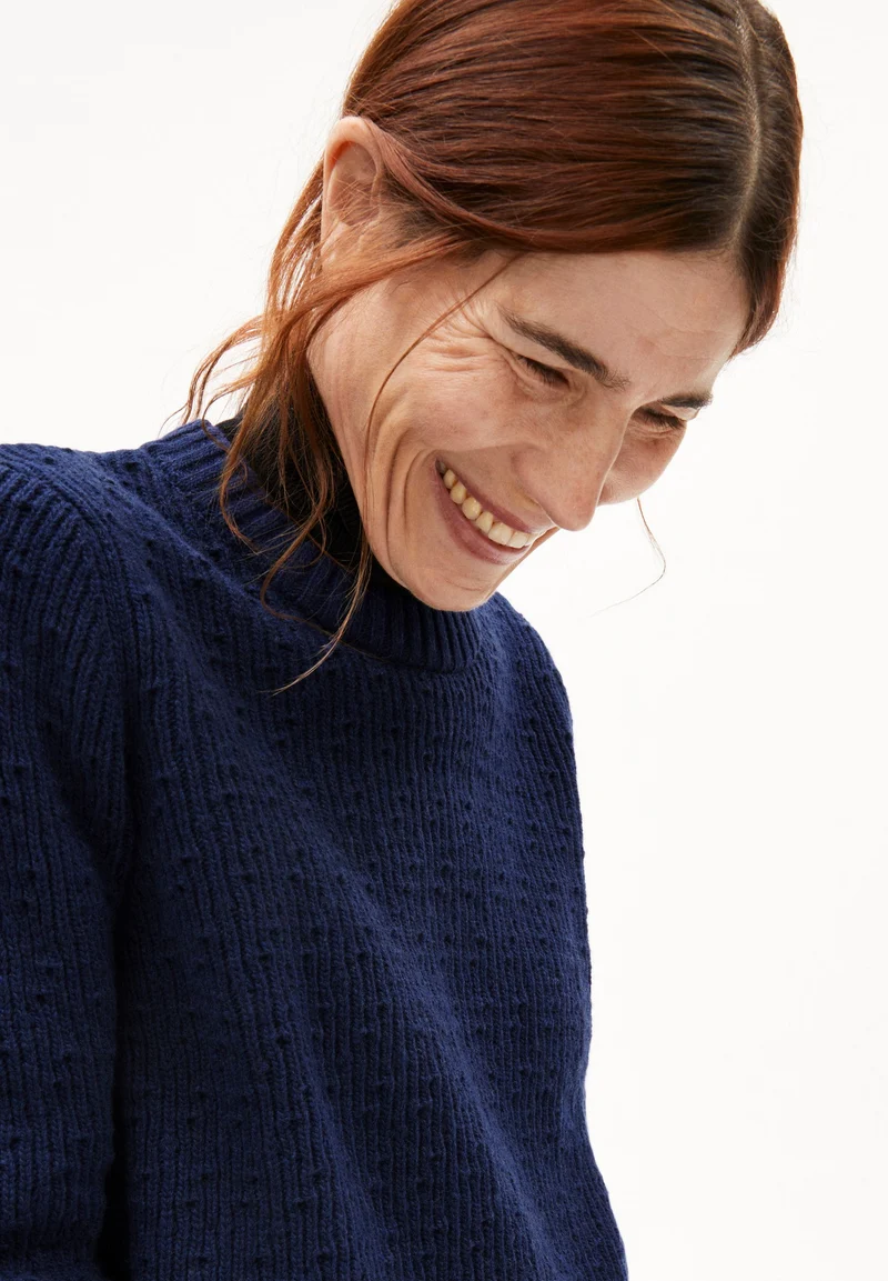 FABIOLAA | deep sea blue