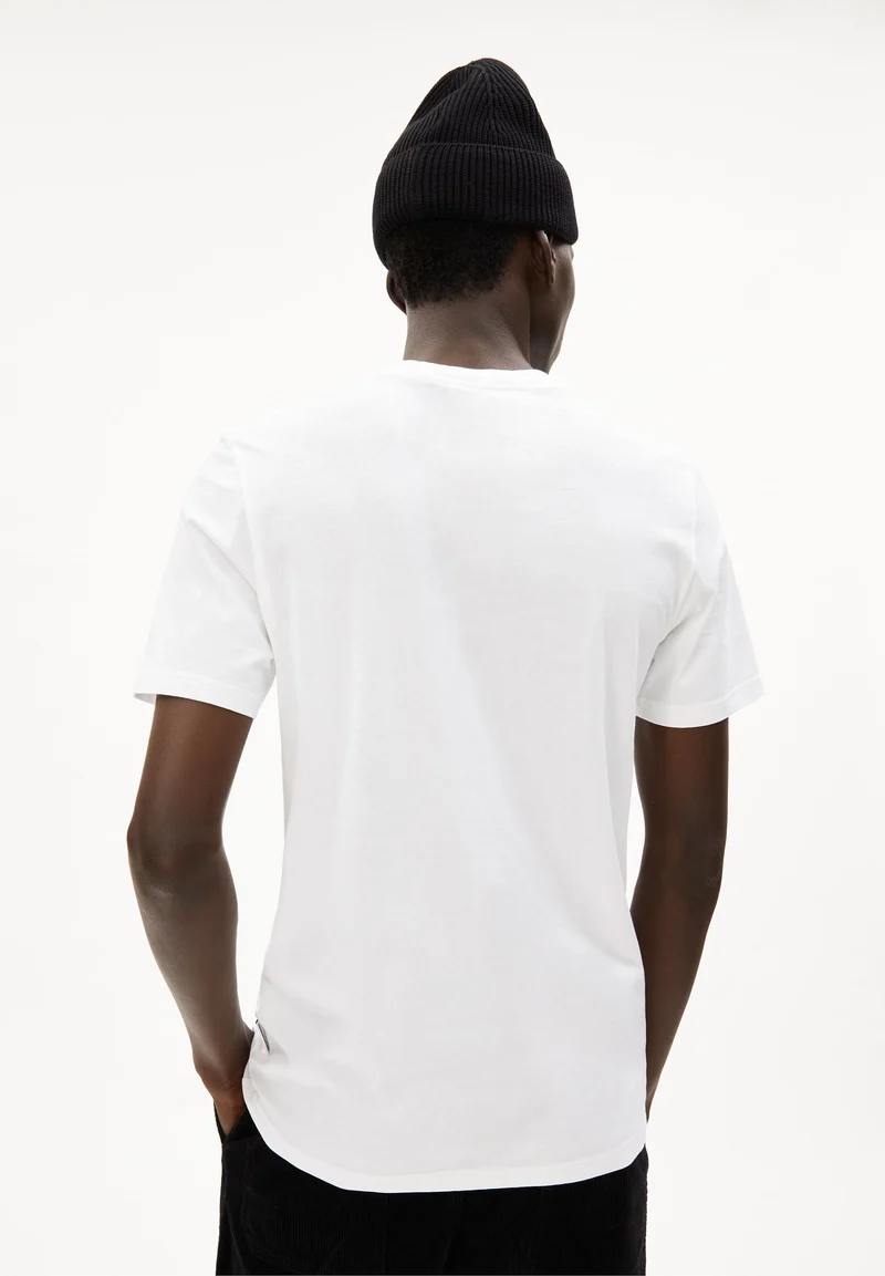 JAAMES INTENTIONS | white