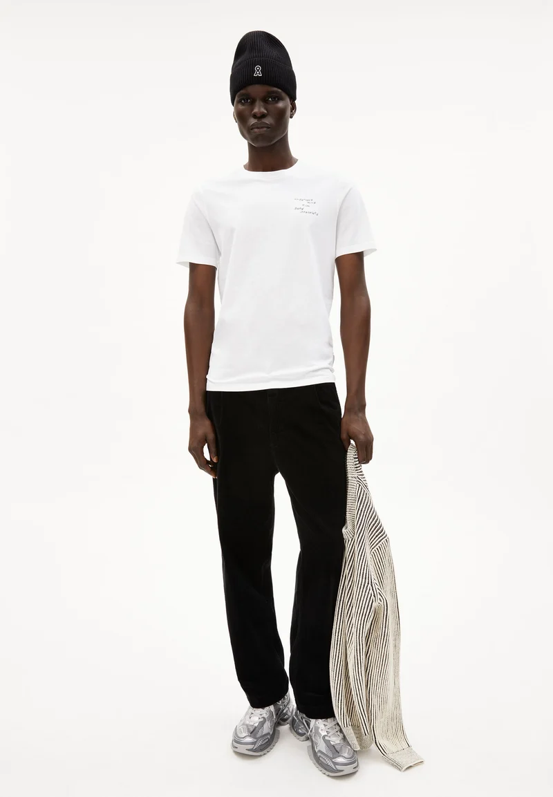 JAAMES INTENTIONS | white