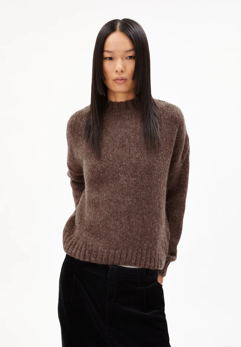 INARAA PUIJPU | deep brown