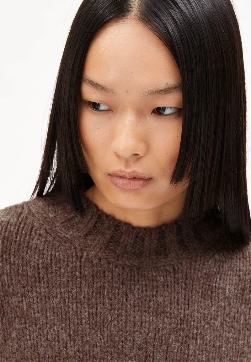 INARAA PUIJPU | deep brown