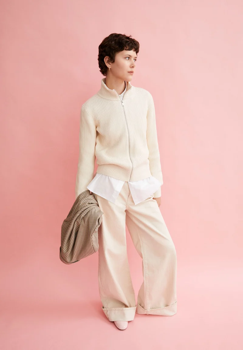 REBECCAA VANISE | oatmilk-light oatmilk