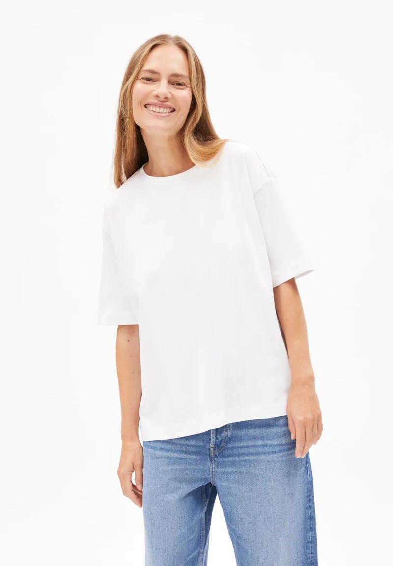 GIANNAA | white