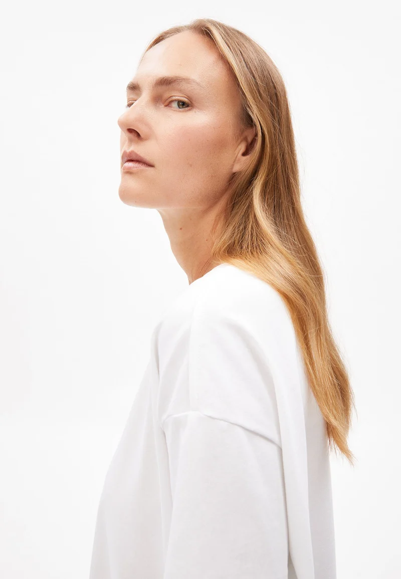 GIANNAA | white
