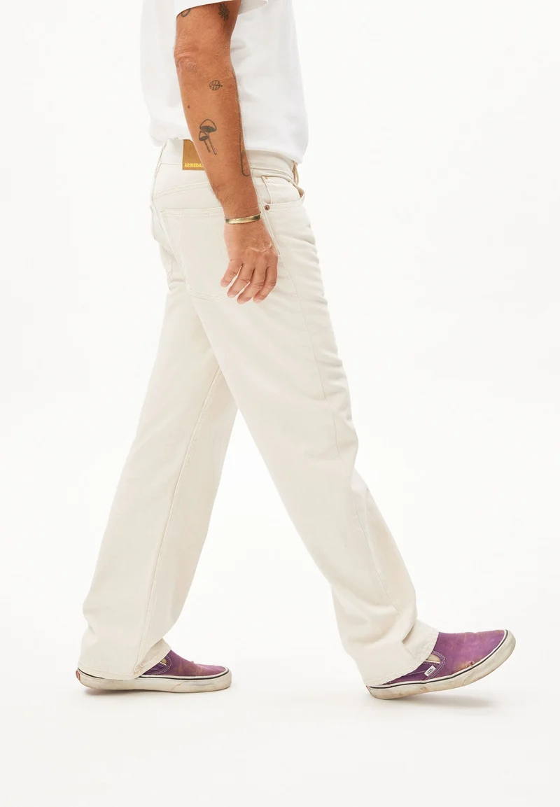 AARY | undyed