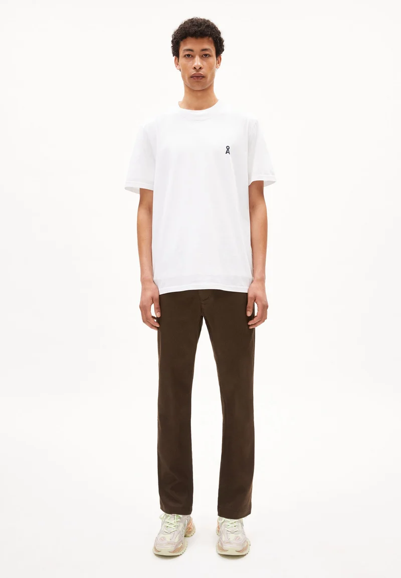 AADONI CHAANGE | white