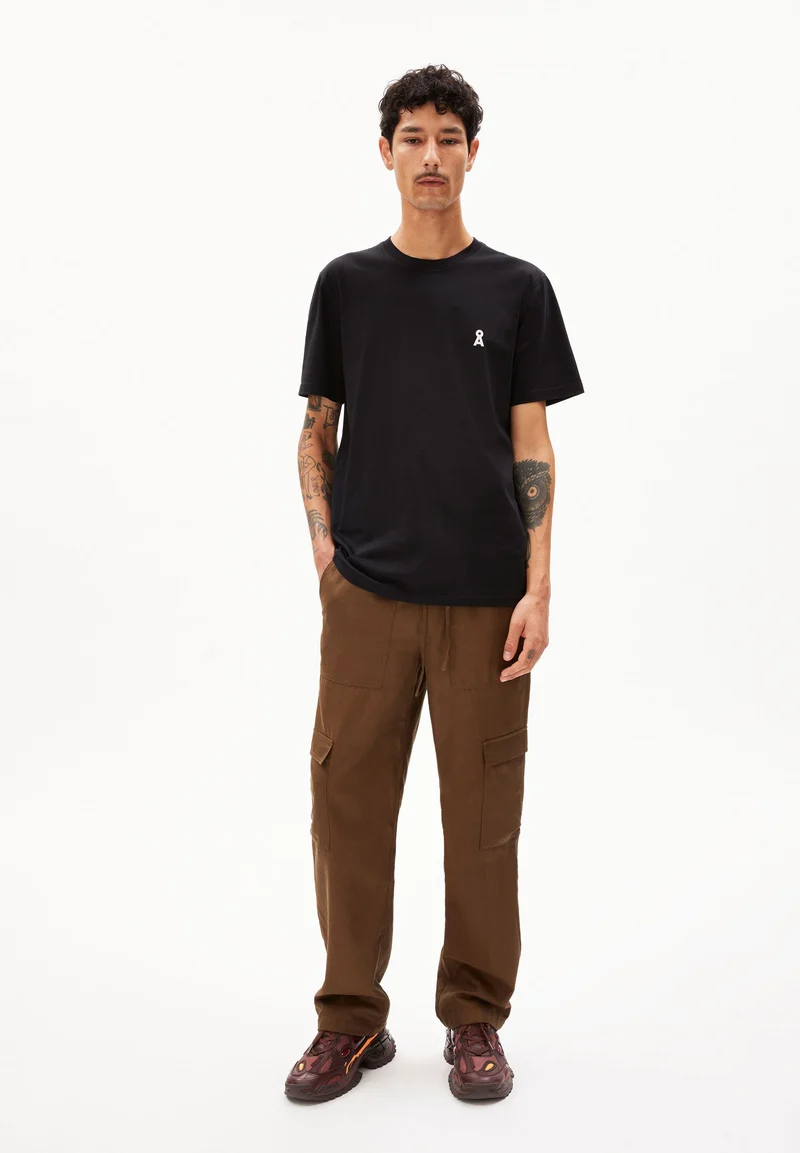 AADONI CHAANGE | black